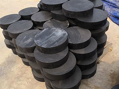 乐东县板式橡胶支座由若干层橡胶片与薄钢板经加压硫化